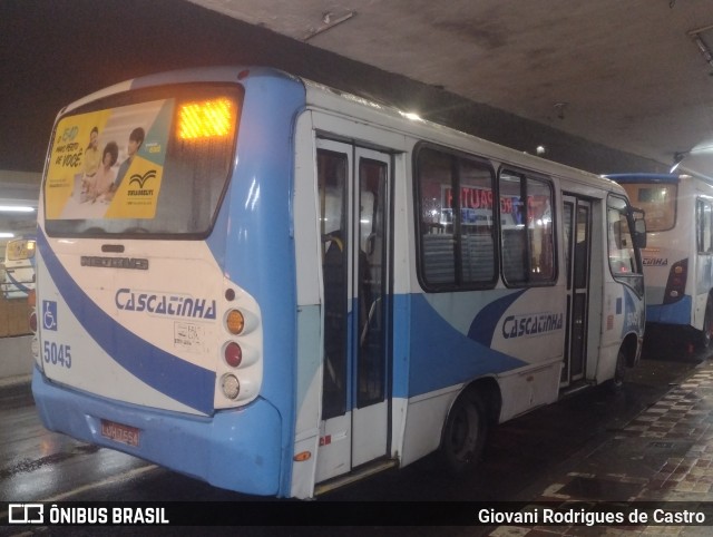 Viação Cascatinha 5045 na cidade de Petrópolis, Rio de Janeiro, Brasil, por Giovani Rodrigues de Castro. ID da foto: 11837305.