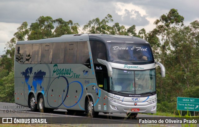 Pegasus Tur Turismo 8718 na cidade de Porangaba, São Paulo, Brasil, por Fabiano de Oliveira Prado. ID da foto: 11838535.