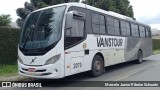 VansTour Transportes 2070 na cidade de Pinhais, Paraná, Brasil, por Marcelo Junior Ribeiro Schuartz. ID da foto: :id.