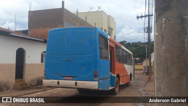 Ônibus Particulares 2036 na cidade de Grão Mogol, Minas Gerais, Brasil, por Anderson Gabriel. ID da foto: 11851928.