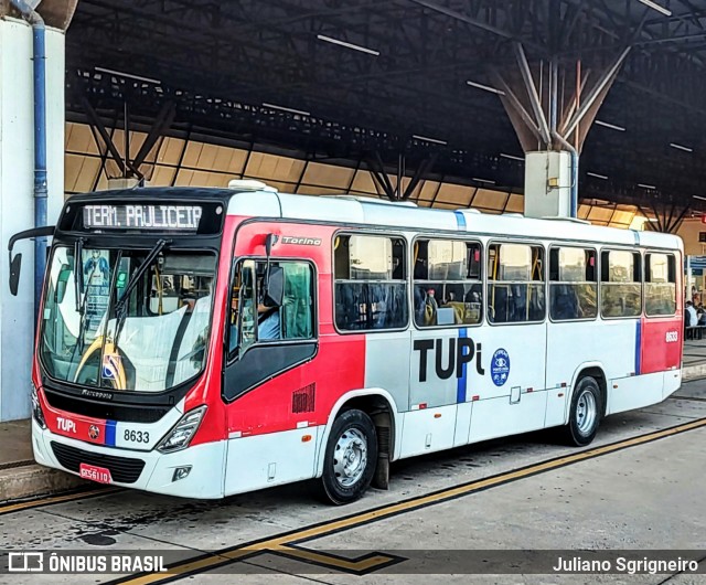 TUPi Transportes Urbanos Piracicaba 8633 na cidade de Piracicaba, São Paulo, Brasil, por Juliano Sgrigneiro. ID da foto: 11935060.