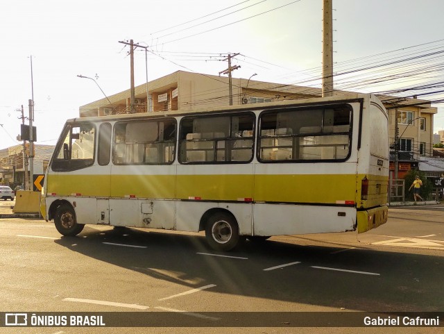 Ônibus Particulares LCH8J39 na cidade de Porto Alegre, Rio Grande do Sul, Brasil, por Gabriel Cafruni. ID da foto: 11935855.