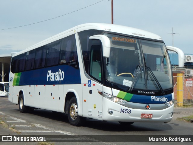 Planalto Transportes 1453 na cidade de Porto Alegre, Rio Grande do Sul, Brasil, por Maurício Rodrigues. ID da foto: 11935361.