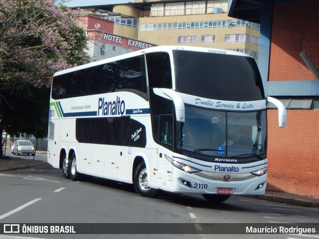 Planalto Transportes 2110 na cidade de Porto Alegre, Rio Grande do Sul, Brasil, por Maurício Rodrigues. ID da foto: 11935430.
