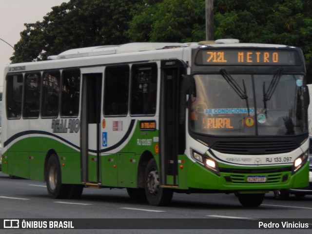 Expresso Real Rio RJ 133.097 na cidade de Rio de Janeiro, Rio de Janeiro, Brasil, por Pedro Vinicius. ID da foto: 11935892.