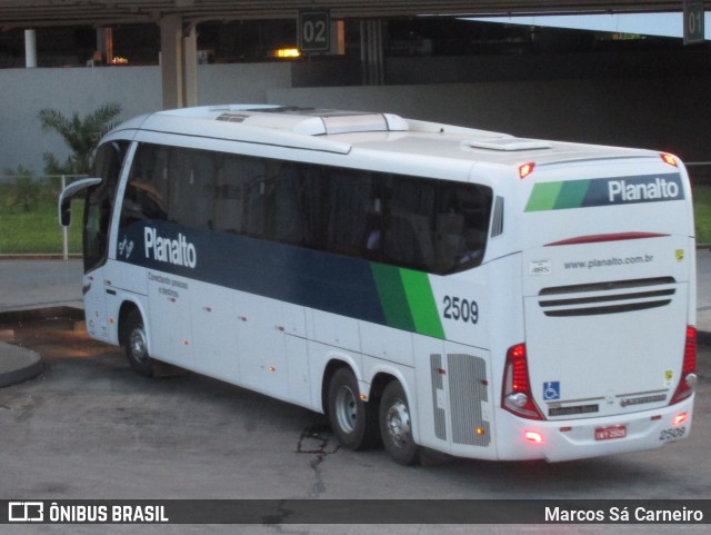 Planalto Transportes 2509 na cidade de Brasília, Distrito Federal, Brasil, por Marcos Sá Carneiro. ID da foto: 11937488.