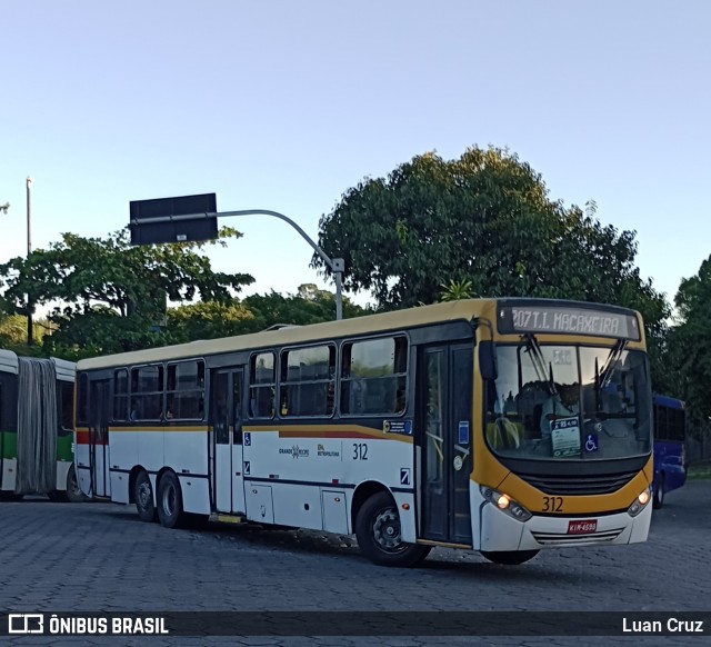 Empresa Metropolitana 312 na cidade de Recife, Pernambuco, Brasil, por Luan Cruz. ID da foto: 11940579.