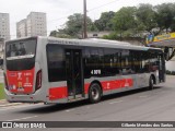 Express Transportes Urbanos Ltda 4 8015 na cidade de São Paulo, São Paulo, Brasil, por Gilberto Mendes dos Santos. ID da foto: :id.