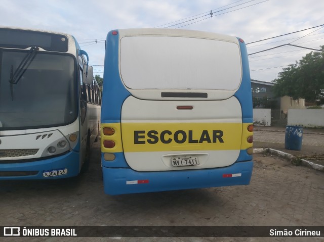 Ônibus Particulares 7411 na cidade de Cruz do Espírito Santo, Paraíba, Brasil, por Simão Cirineu. ID da foto: 11950465.