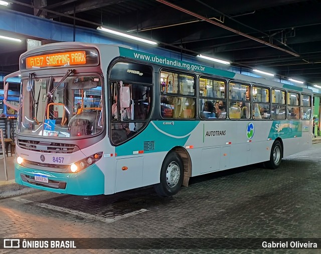 Autotrans Transportes Urbanos e Rodoviários 8457 na cidade de Uberlândia, Minas Gerais, Brasil, por Gabriel Oliveira. ID da foto: 11954535.