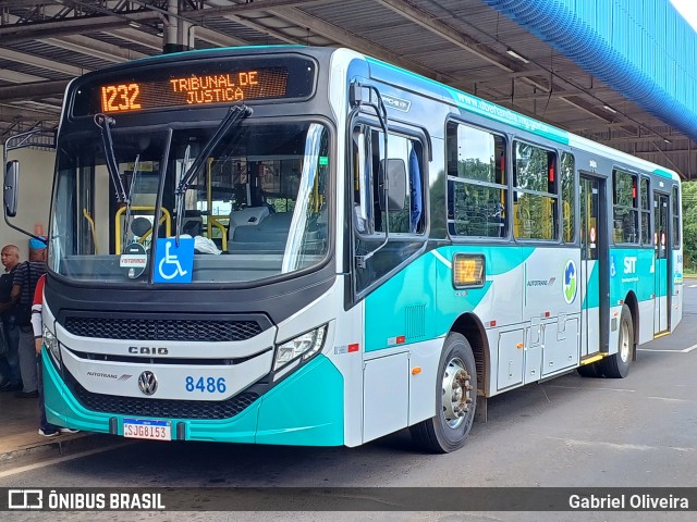 Autotrans Transportes Urbanos e Rodoviários 8486 na cidade de Uberlândia, Minas Gerais, Brasil, por Gabriel Oliveira. ID da foto: 11954538.
