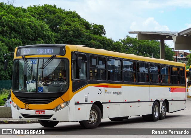 Empresa Metropolitana 315 na cidade de Recife, Pernambuco, Brasil, por Renato Fernando. ID da foto: 11955125.