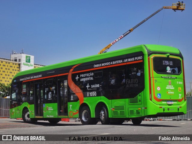 TRANSPPASS - Transporte de Passageiros 8 1090 na cidade de São Paulo, São Paulo, Brasil, por Fabio Almeida. ID da foto: 11957657.