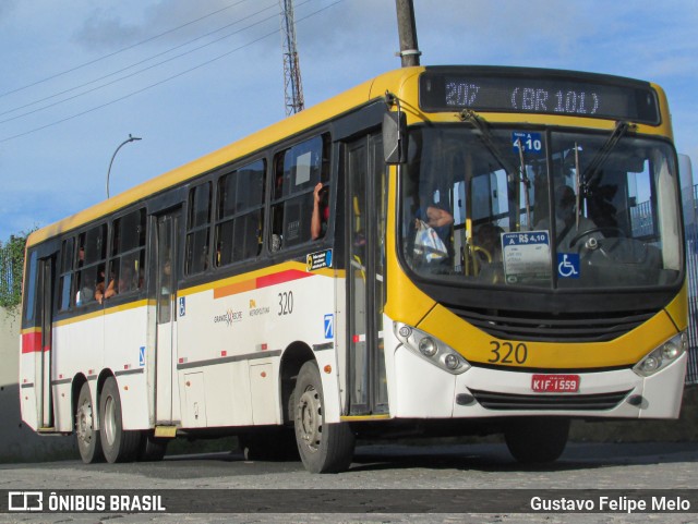 Empresa Metropolitana 320 na cidade de Recife, Pernambuco, Brasil, por Gustavo Felipe Melo. ID da foto: 11957335.