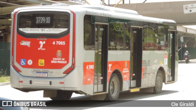 Pêssego Transportes 4 7065 na cidade de São Paulo, São Paulo, Brasil, por Cle Giraldi. ID da foto: 11957631.