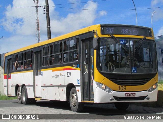 Empresa Metropolitana 309 na cidade de Recife, Pernambuco, Brasil, por Gustavo Felipe Melo. ID da foto: 11962735.