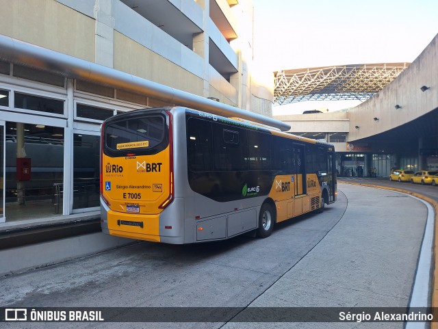 City Transporte Urbano Intermodal Sorocaba E7005 na cidade de Rio de Janeiro, Rio de Janeiro, Brasil, por Sérgio Alexandrino. ID da foto: 11962494.