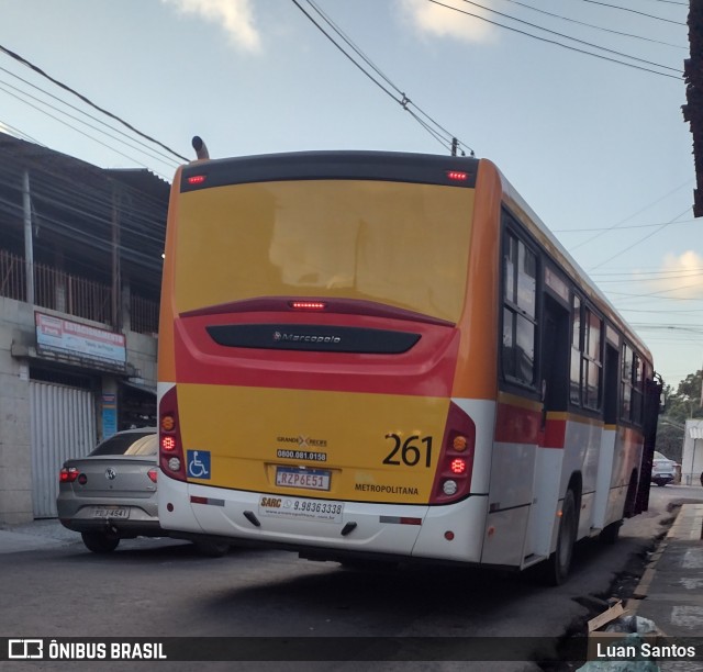 Empresa Metropolitana 261 na cidade de Jaboatão dos Guararapes, Pernambuco, Brasil, por Luan Santos. ID da foto: 11962309.