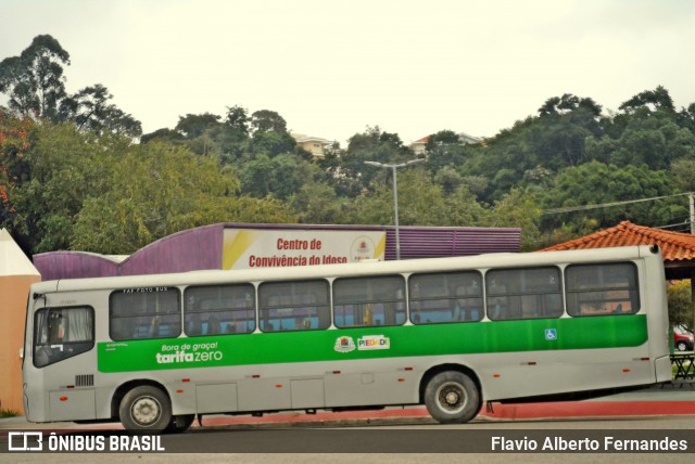 Jundiá Transportadora Turistica XX00 na cidade de Piedade, São Paulo, Brasil, por Flavio Alberto Fernandes. ID da foto: 11964359.
