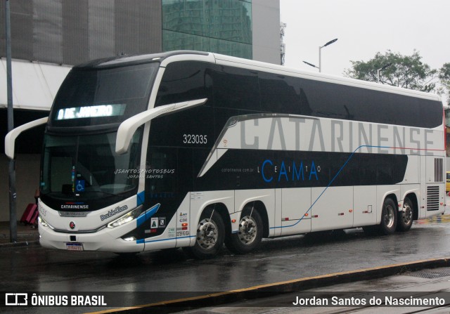 Auto Viação Catarinense 323035 na cidade de Rio de Janeiro, Rio de Janeiro, Brasil, por Jordan Santos do Nascimento. ID da foto: 11964525.