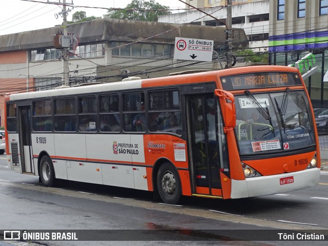 TRANSPPASS - Transporte de Passageiros 8 1809 na cidade de São Paulo, São Paulo, Brasil, por Tôni Cristian. ID da foto: 11968233.