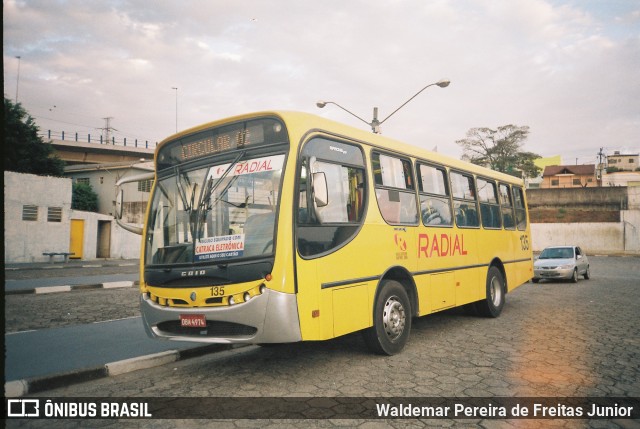 Radial Transporte Coletivo 135 na cidade de Poá, São Paulo, Brasil, por Waldemar Pereira de Freitas Junior. ID da foto: 11966228.