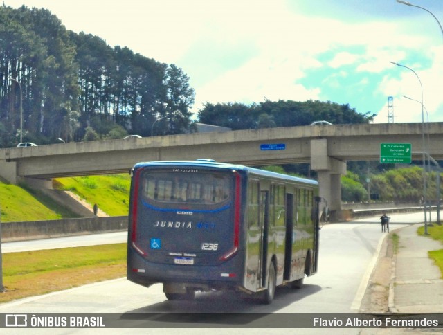 Jundiá Transportadora Turistica 1236 na cidade de Mairinque, São Paulo, Brasil, por Flavio Alberto Fernandes. ID da foto: 11968121.