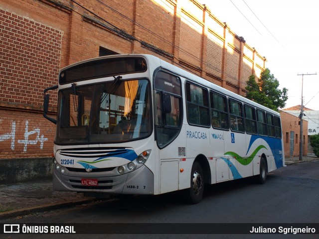 Via Ágil - Transporte Coletivo de Piracicaba 212041 na cidade de Piracicaba, São Paulo, Brasil, por Juliano Sgrigneiro. ID da foto: 11969138.