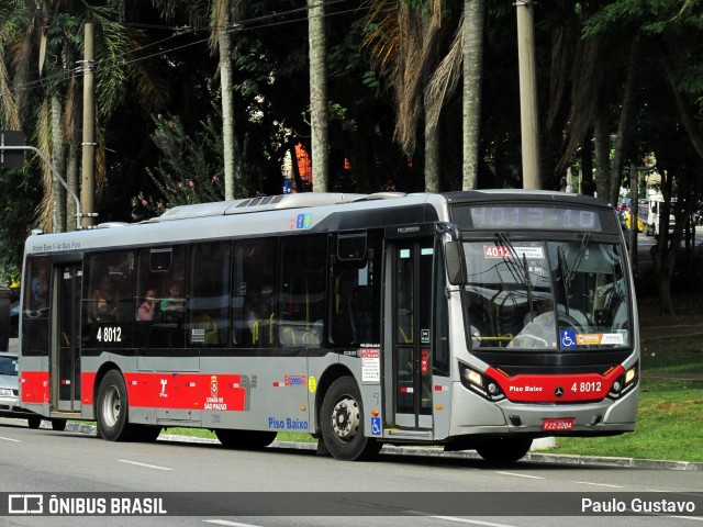 Express Transportes Urbanos Ltda 4 8012 na cidade de São Paulo, São Paulo, Brasil, por Paulo Gustavo. ID da foto: 11970517.