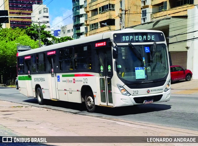 Borborema Imperial Transportes 212 na cidade de Recife, Pernambuco, Brasil, por LEONARDO ANDRADE. ID da foto: 11972245.
