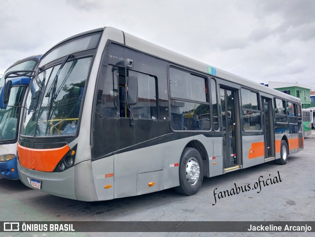 Ônibus Particulares 8 1033 na cidade de Osasco, São Paulo, Brasil, por Jackeline Arcanjo. ID da foto: 11971967.