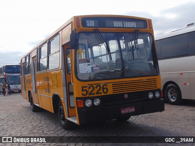 Ônibus Particulares 5226 na cidade de Curitiba, Paraná, Brasil, por GDC __39AM. ID da foto: 11971167.