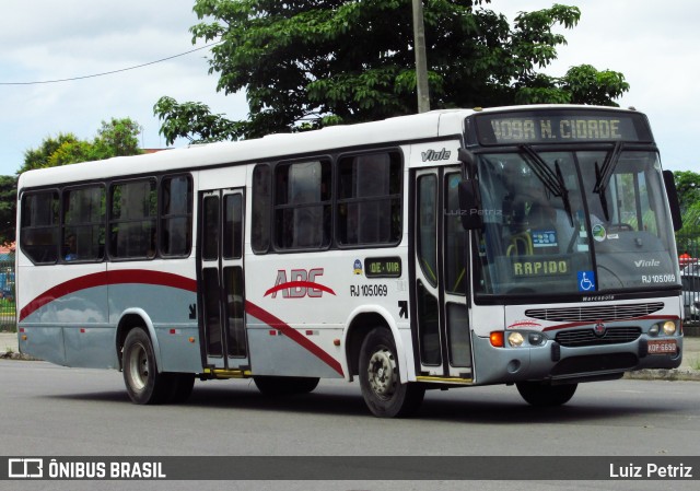 Auto Viação ABC RJ 105.069 na cidade de Niterói, Rio de Janeiro, Brasil, por Luiz Petriz. ID da foto: 11974562.
