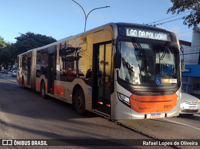 TRANSPPASS - Transporte de Passageiros 8 1071 na cidade de São Paulo, São Paulo, Brasil, por Rafael Lopes de Oliveira. ID da foto: 11975378.