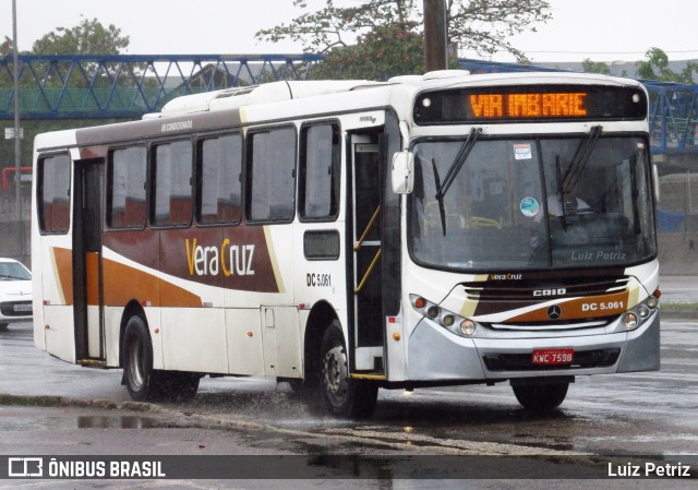 Auto Ônibus Vera Cruz DC 5.061 na cidade de Duque de Caxias, Rio de Janeiro, Brasil, por Luiz Petriz. ID da foto: 11974635.