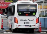 Primeira Classe Transportes 2065 na cidade de Goiânia, Goiás, Brasil, por Carlos Júnior. ID da foto: :id.