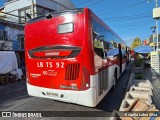 Buses Omega 6043 na cidade de Puente Alto, Cordillera, Metropolitana de Santiago, Chile, por Rogelio Labra Silva. ID da foto: :id.