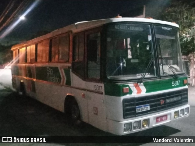Ônibus Particulares 5317 na cidade de Santo André, São Paulo, Brasil, por Vanderci Valentim. ID da foto: 11914452.