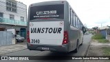 VansTour Transportes 2040 na cidade de Pinhais, Paraná, Brasil, por Marcelo Junior Ribeiro Schuartz. ID da foto: :id.