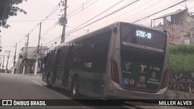 Via Sudeste Transportes S.A. 5 1006 na cidade de São Paulo, São Paulo, Brasil, por MILLER ALVES. ID da foto: 11919454.