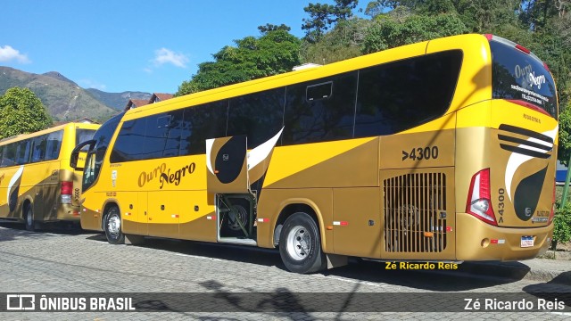 Ouro Negro Transportes e Turismo RJ 627.020 na cidade de Petrópolis, Rio de Janeiro, Brasil, por Zé Ricardo Reis. ID da foto: 11920452.