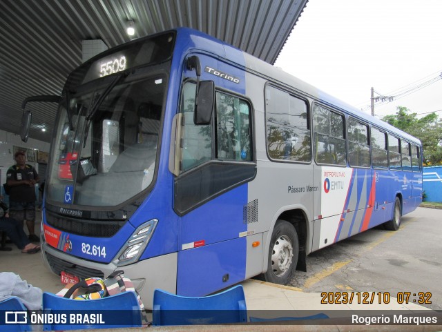 Empresa de Ônibus Pássaro Marron 82.614 na cidade de Caraguatatuba, São Paulo, Brasil, por Rogerio Marques. ID da foto: 11923178.