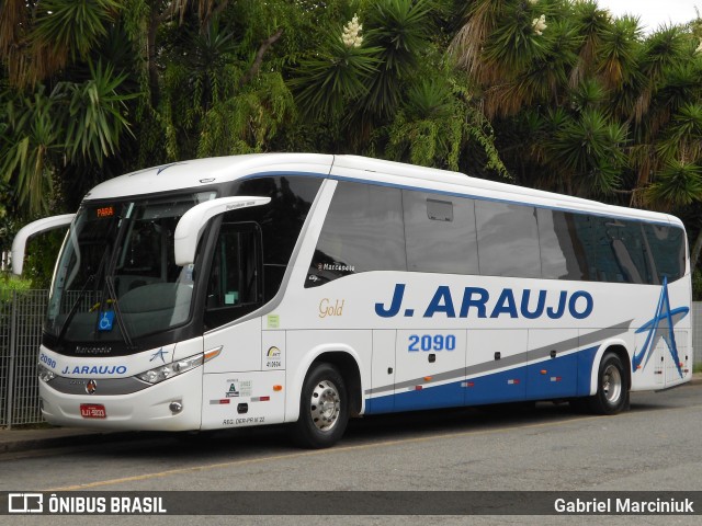 J. Araujo 2090 na cidade de Curitiba, Paraná, Brasil, por Gabriel Marciniuk. ID da foto: 11927324.