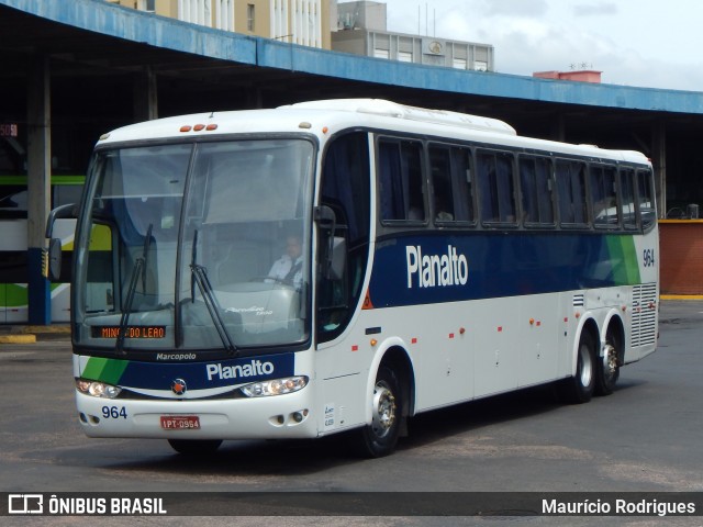 Planalto Transportes 964 na cidade de Porto Alegre, Rio Grande do Sul, Brasil, por Maurício Rodrigues. ID da foto: 11927353.
