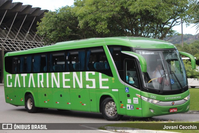 Auto Viação Catarinense 3352 na cidade de Florianópolis, Santa Catarina, Brasil, por Jovani Cecchin. ID da foto: 11928680.