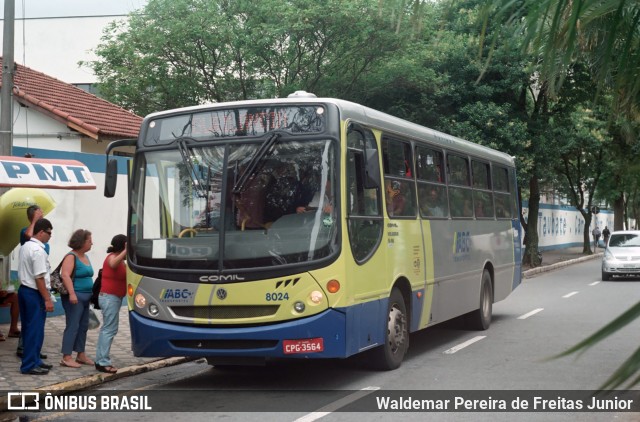 ABC Transportes Coletivos  Vale do Paraíba 8024 na cidade de Taubaté, São Paulo, Brasil, por Waldemar Pereira de Freitas Junior. ID da foto: 11926862.