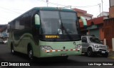 Transportes Yiyo HB 2060 na cidade de Heredia, Heredia, Heredia, Costa Rica, por Luis Diego  Sánchez. ID da foto: :id.