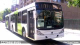 Metbus 330 na cidade de Santiago, Santiago, Metropolitana de Santiago, Chile, por Ariel Cruz Pizarro. ID da foto: :id.