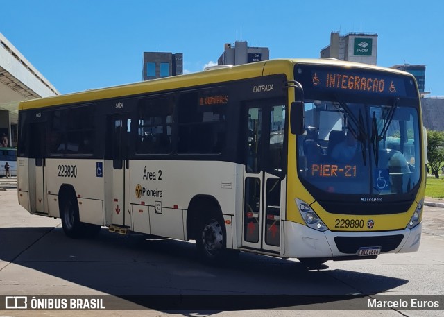 Viação Pioneira 229890 na cidade de Brasília, Distrito Federal, Brasil, por Marcelo Euros. ID da foto: 12057871.