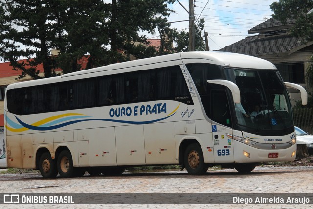 Viação Ouro e Prata 693 na cidade de Carazinho, Rio Grande do Sul, Brasil, por Diego Almeida Araujo. ID da foto: 12055963.